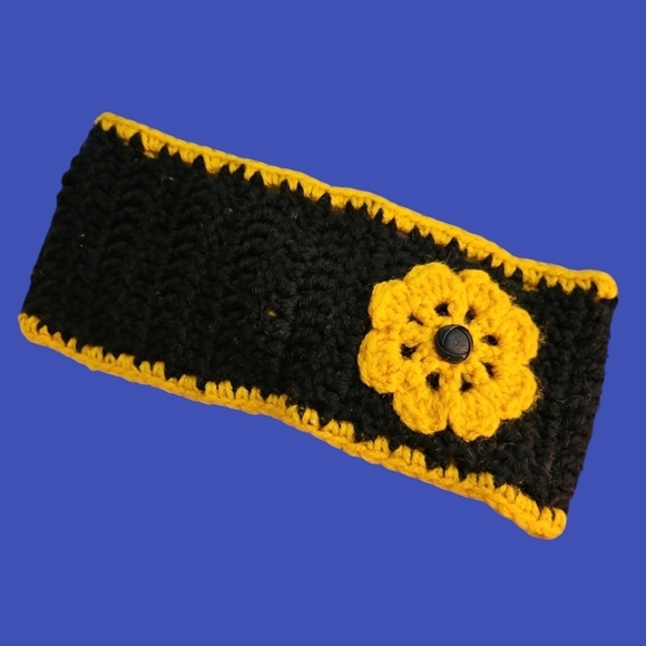 HANDMADE Floral Crochet Headband - Picture 1 of 5